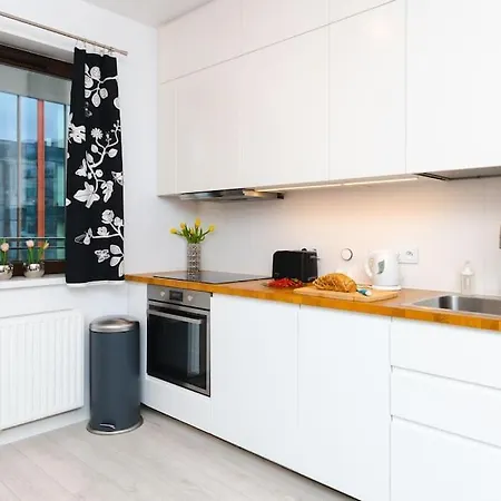 Sempre Warszawa-smart Tv-netflix-amazing Location * وارسو